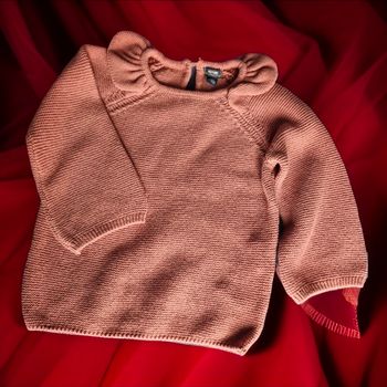 Très joli pull col collerette vieux rose