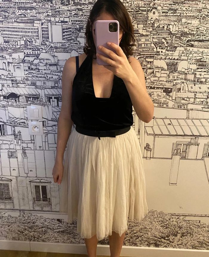 Robe de fêtes en velours noir et tulle blanc - photo numéro 9