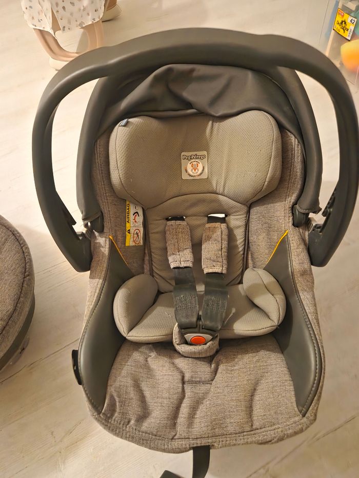 Poussette pack trio peg perego + 2 bases voitures pour le cosy - photo numéro 3