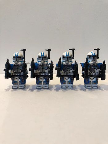Figurine type lego 4 Arc-troopers. Star Wars