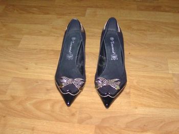 Escarpins TOSCANIA daim noir et décos dorées taille 38 TBE