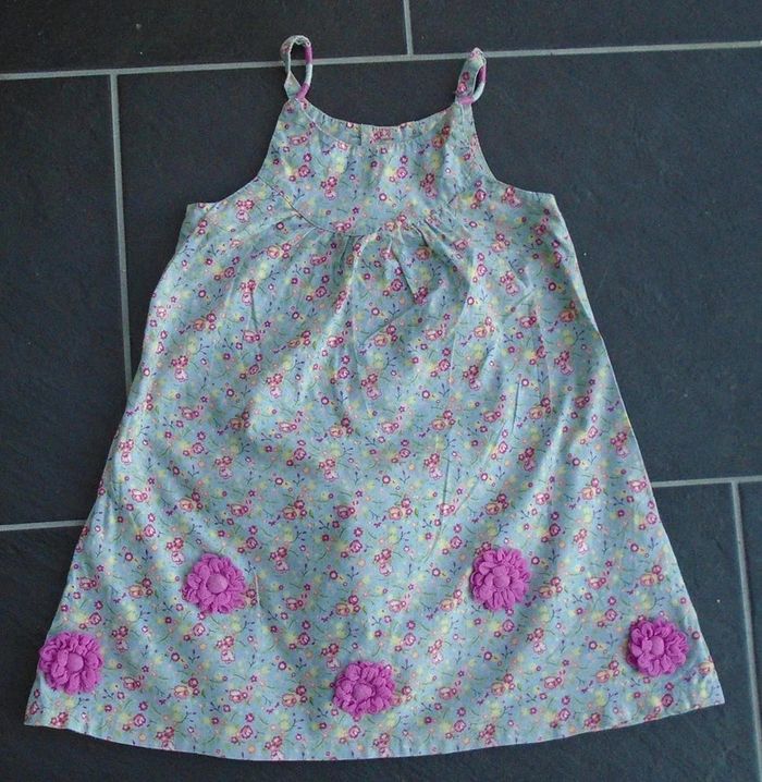Adorable robe motif liberty fille 18 mois - photo numéro 1
