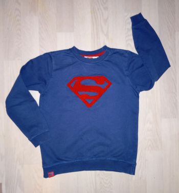 Sweatshirt bleu motif brodé Superman
Marvel 
T. 10 ans
