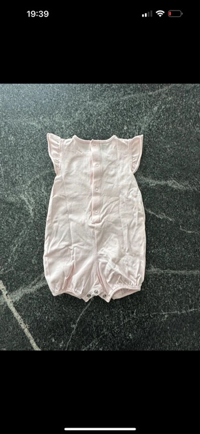 Combi short fille 3 mois Hugo Boss, portée une seule fois. - photo numéro 4