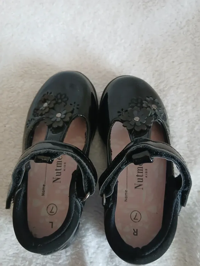 Jolies Ballerines vernies pointure 24 - photo numéro 5