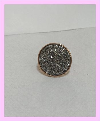Bague grise argentée