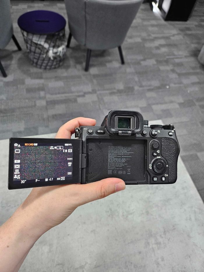 Appareil photo sans miroir 33 mégapixels Sony Alpha a7 IV - Noir - photo numéro 2