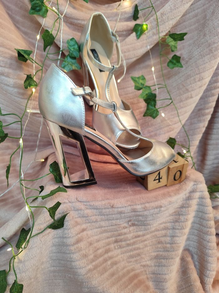 Chaussures à talons pointure 40 - photo numéro 2
