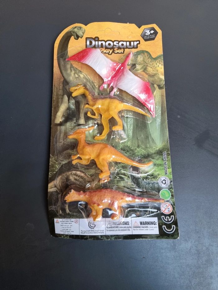 Lot de 4 dinosaures