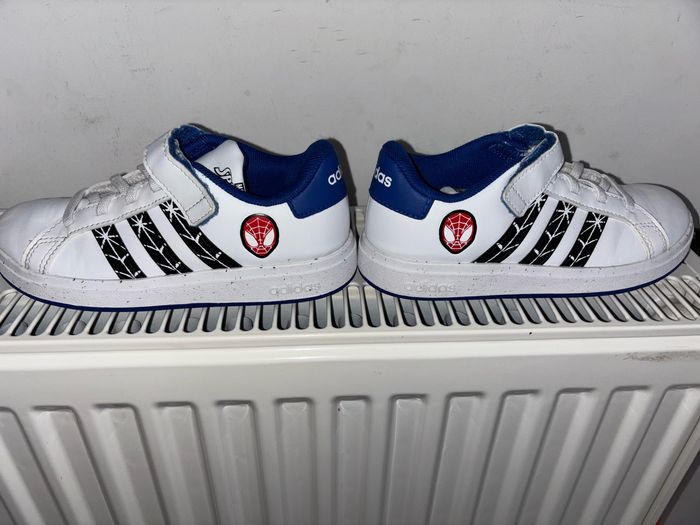 Baskets adidas Spiderman - photo numéro 4