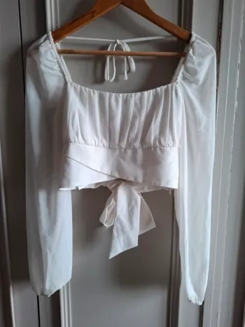 Blouse crop à nouer Nakd