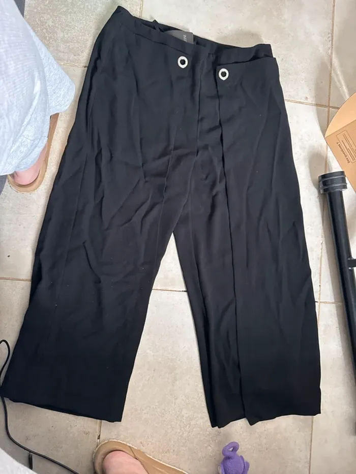 Pantalon noir neuf Madeleine – taille 42 - photo numéro 2