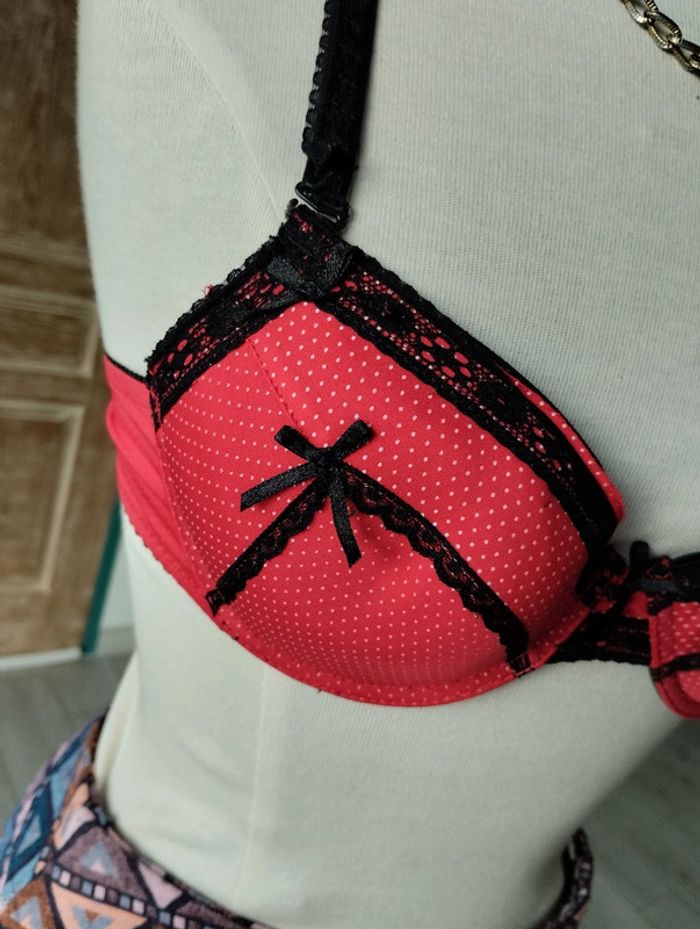 Soutien gorge rouge et noir 🖤 - photo numéro 2