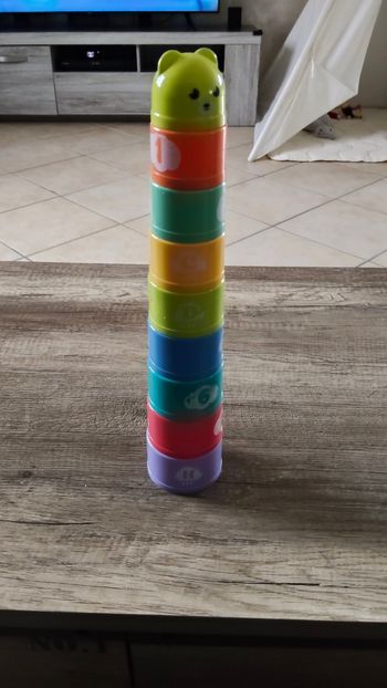 Jouet d'encastrement, d'empilement avec formes, chiffres et lettres