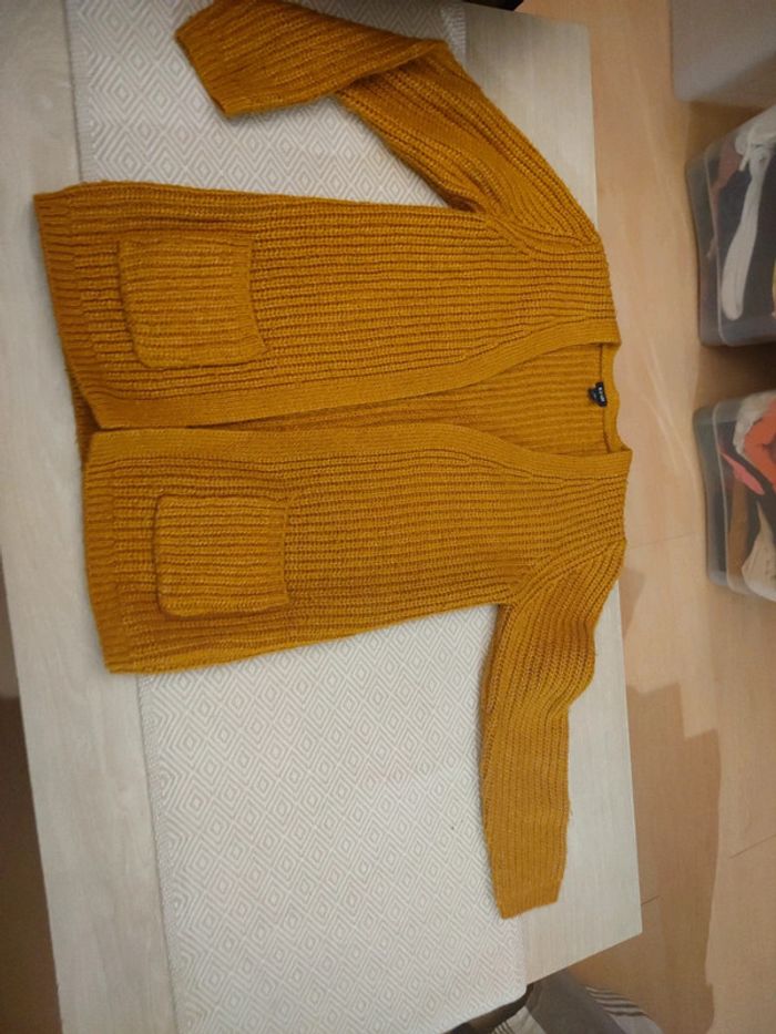Gilet grosse maille Kiabi moutarde 8 ans - photo numéro 2