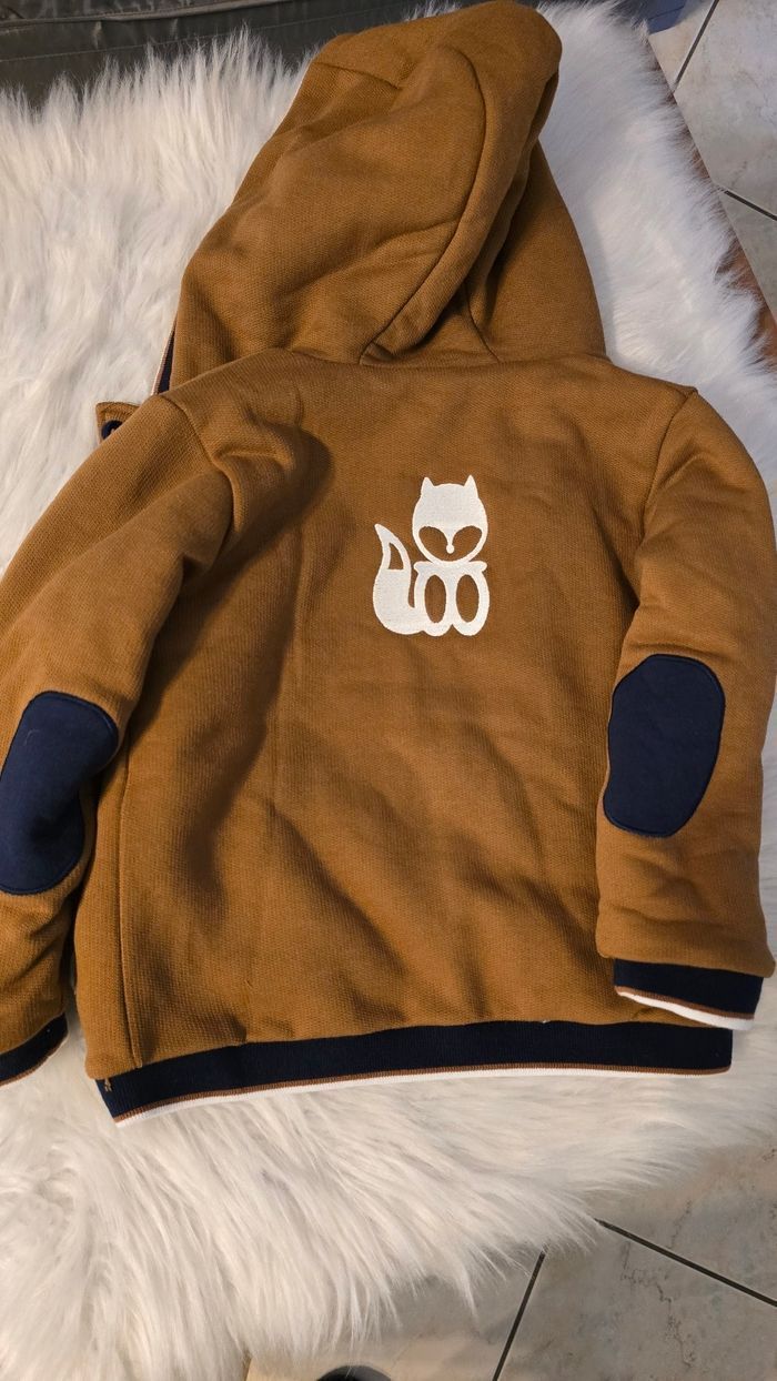 (NEUVE non portée) 🏷💙😍🥰 superbe Veste zippée intérieur polaire 4ans Garçon 🥰😍💙 - photo numéro 2