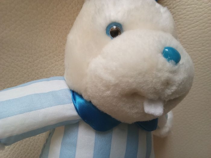 Lapin blanc et bleu vintage Pampers ancien  vers 1991 rayures   très joli - photo numéro 5