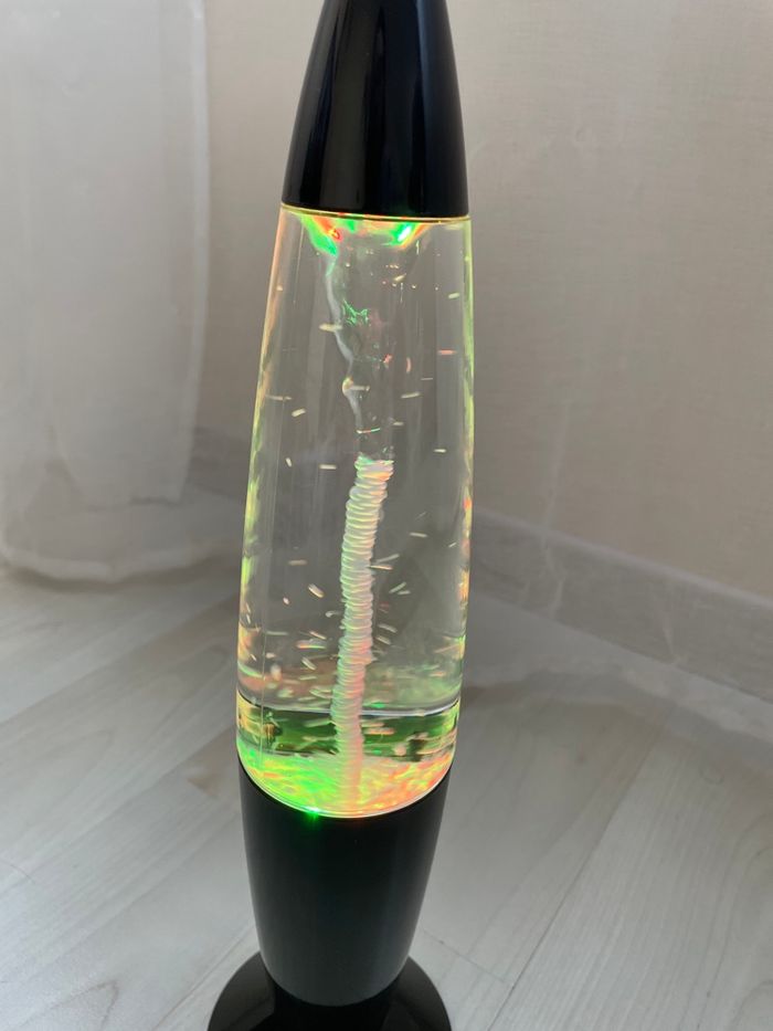 Lampe tornade qui change de couleur - photo numéro 7