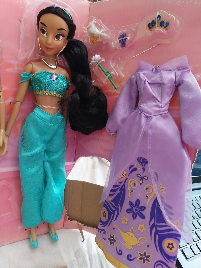 Poupée Jasmine + robe violette et accessoires- Coffret de poupées Aladdin Disney - photo numéro 3