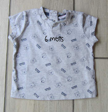 Tee shirt Winnie l'ourson. Taille 6 mois.