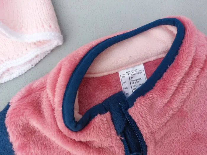 Lot hiver 4 pulls 3 gilets 1 robe - photo numéro 8