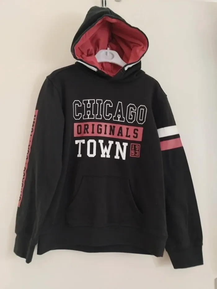 Joli sweat à capuche taille XXS