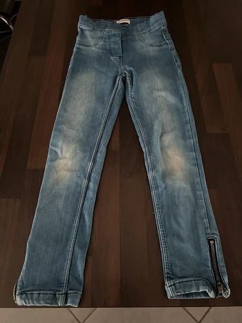 Jean fille Vertbaudet taille 6 ans parfait état.