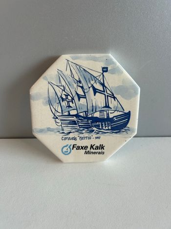 Dessous de verre faïence ancienne Caravelle “Berrio” Faxe Kalk