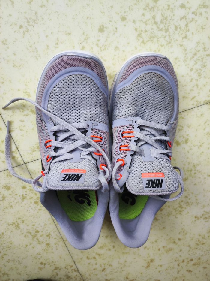 Baskets femme Nike 36.5 - photo numéro 2