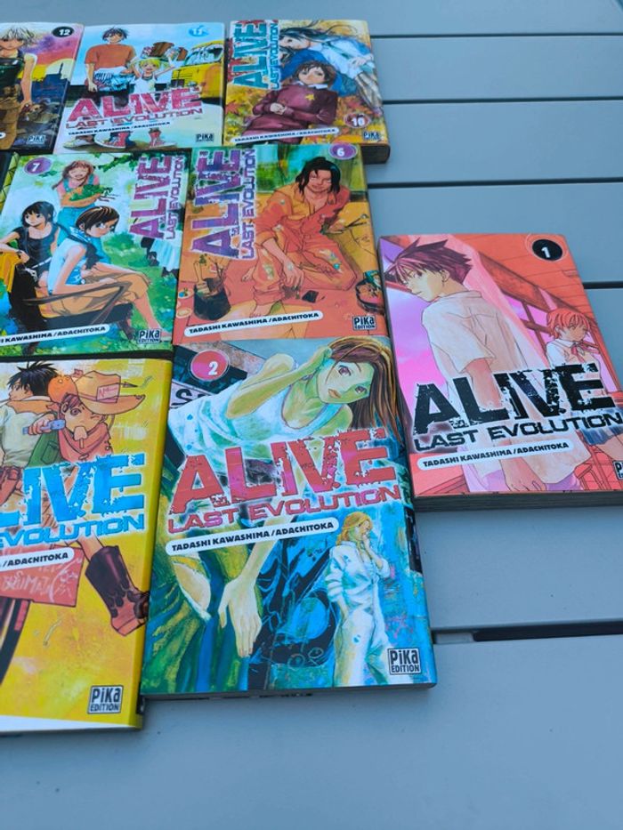 Lot de 13 mangas alive last évolution  de 1 à 13 en TB état - photo numéro 3