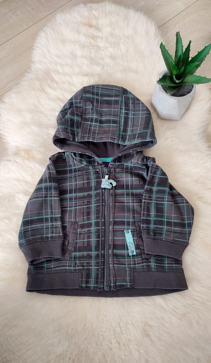 Veste  légère zippée  avec capuche