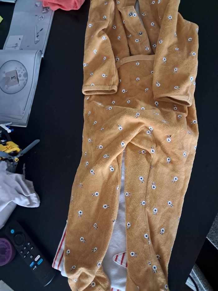 Lot de 2 grenouillères pyjamas jaune fleurs et blanc chat à rayures rouges  fille 18 mois  kiabi Et absorba - photo numéro 6