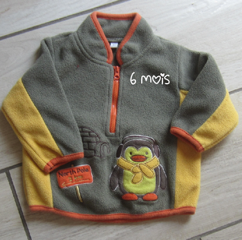 Sweat polaire zippé.