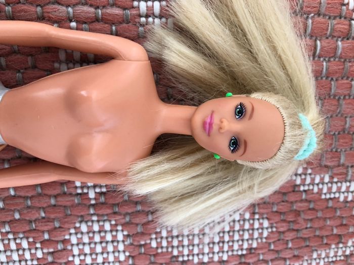 Barbie blonde - photo numéro 2