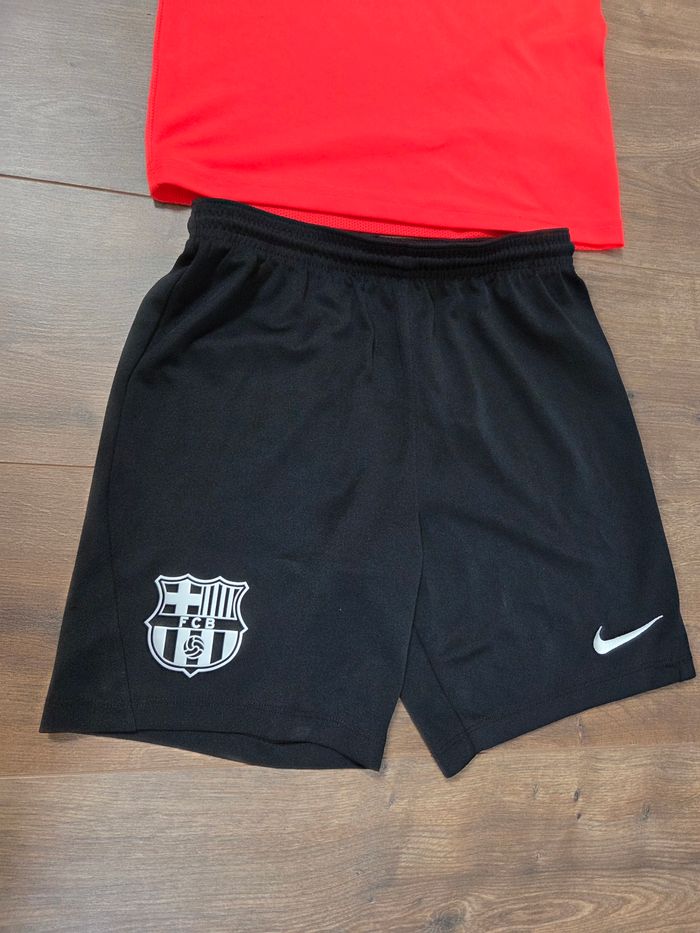 Lot maillots et short foot stage Barça FCB - photo numéro 10