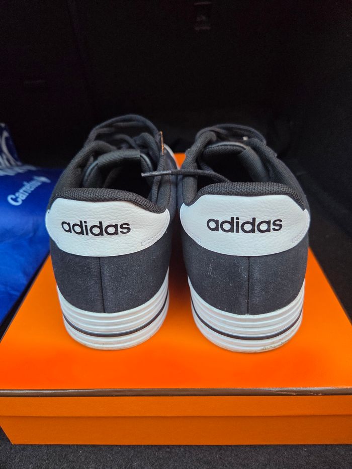 Chaussure adidas - photo numéro 3