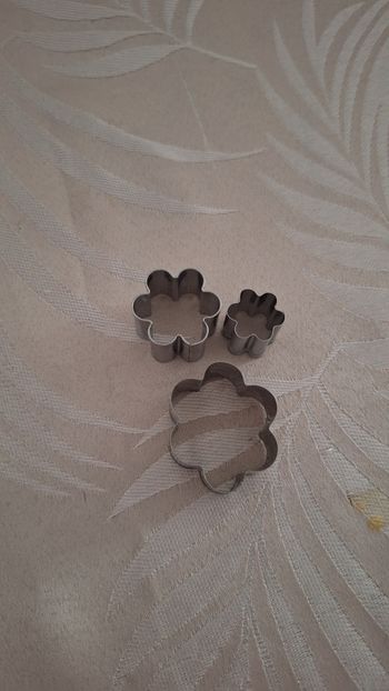 Lot de 3 Emporte-pièces en métal forme fleur pâte fimo
