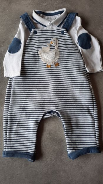 Jolie ensemble salopette 3 mois
