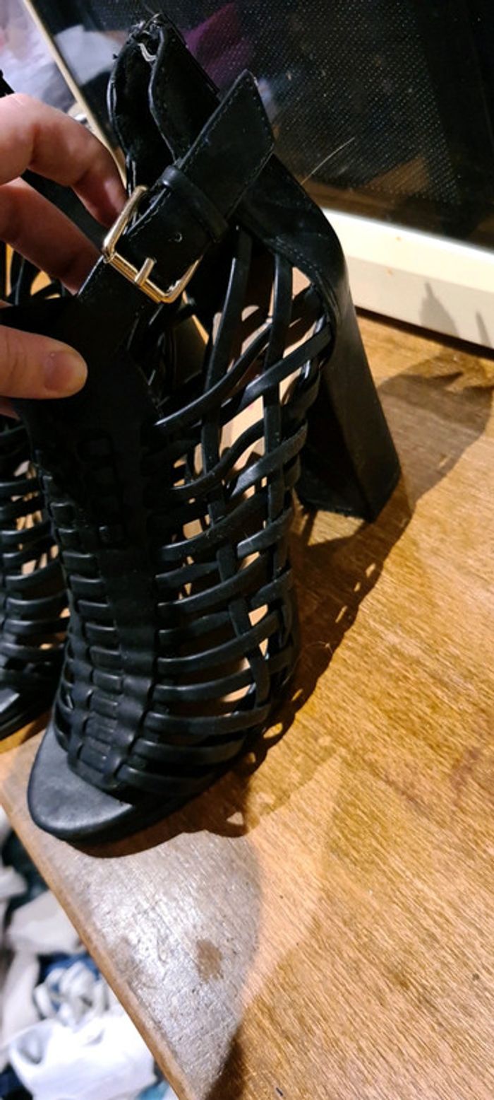 Chaussures a talon - photo numéro 2