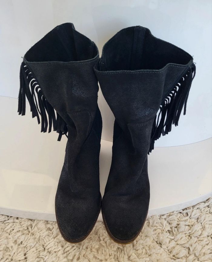 Bottes noires à franges mi hautes en daim talon compensé Galeries Lafayette Taille 39