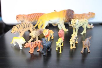 Lot figurines félins