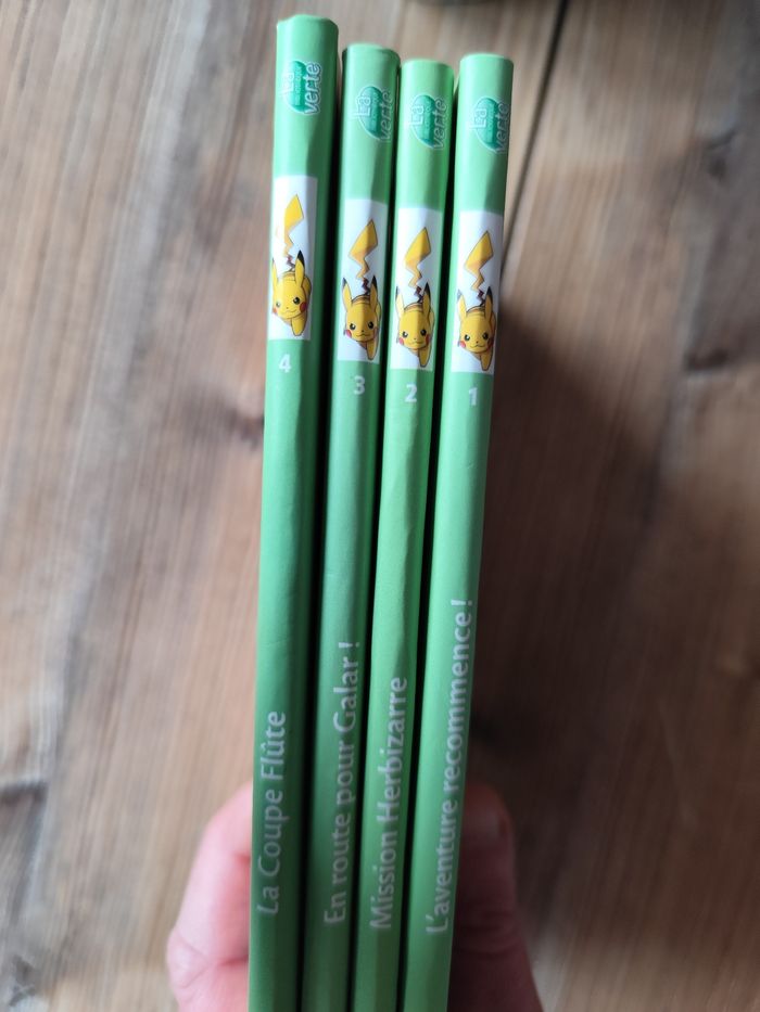 Lives 1 à 4 Pokémon série "Les Voyages"