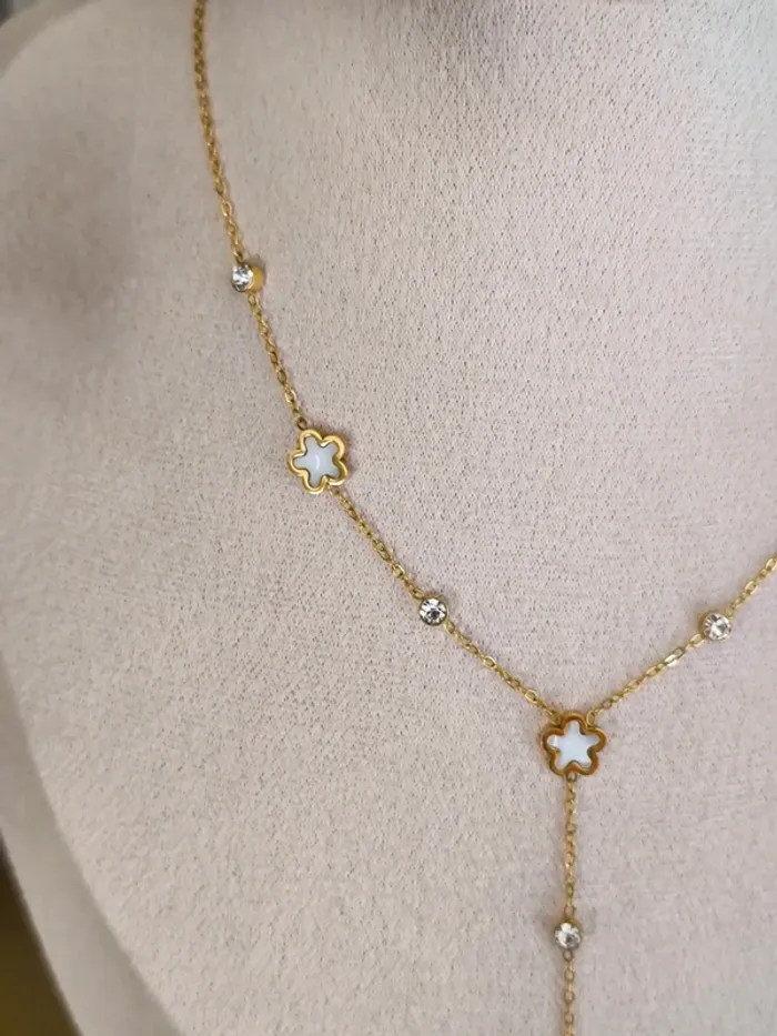 Pendentif doré en Y avec trèfles blancs nacrés - photo numéro 6