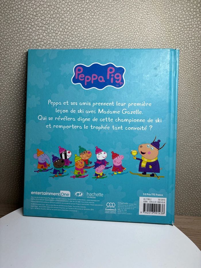 Peppa piG fait du ski - photo numéro 2