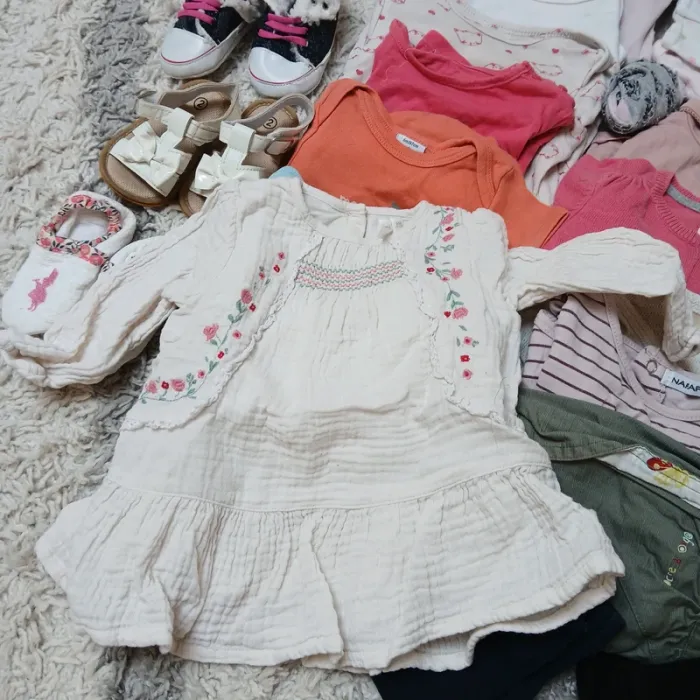 Lot 31 pieces et 3 chaussures bébé fille - photo numéro 6