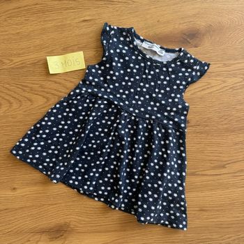 Robe bleu marine fleurie 