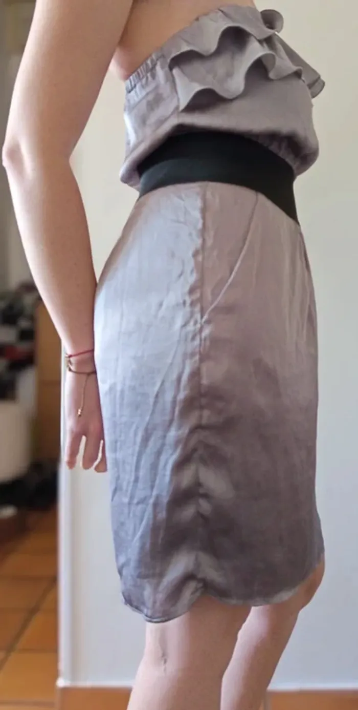 Robe Naf Naf cintrée 🔸 T 36 🔄 - photo numéro 2