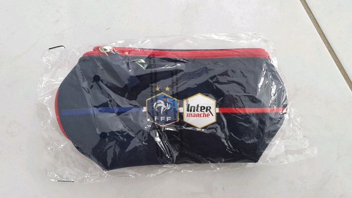 Trousse FFF neuf YY - photo numéro 4