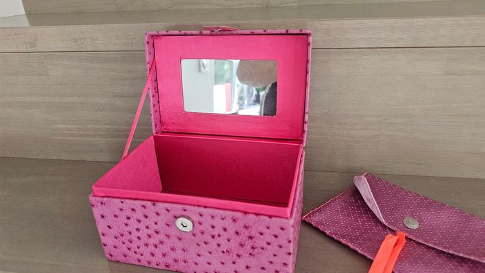 Lot de boîte à bijoux et pochette - photo numéro 2