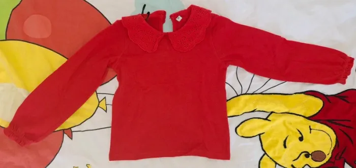 Tee-shirt manches longues avec col dentelle 4 ans